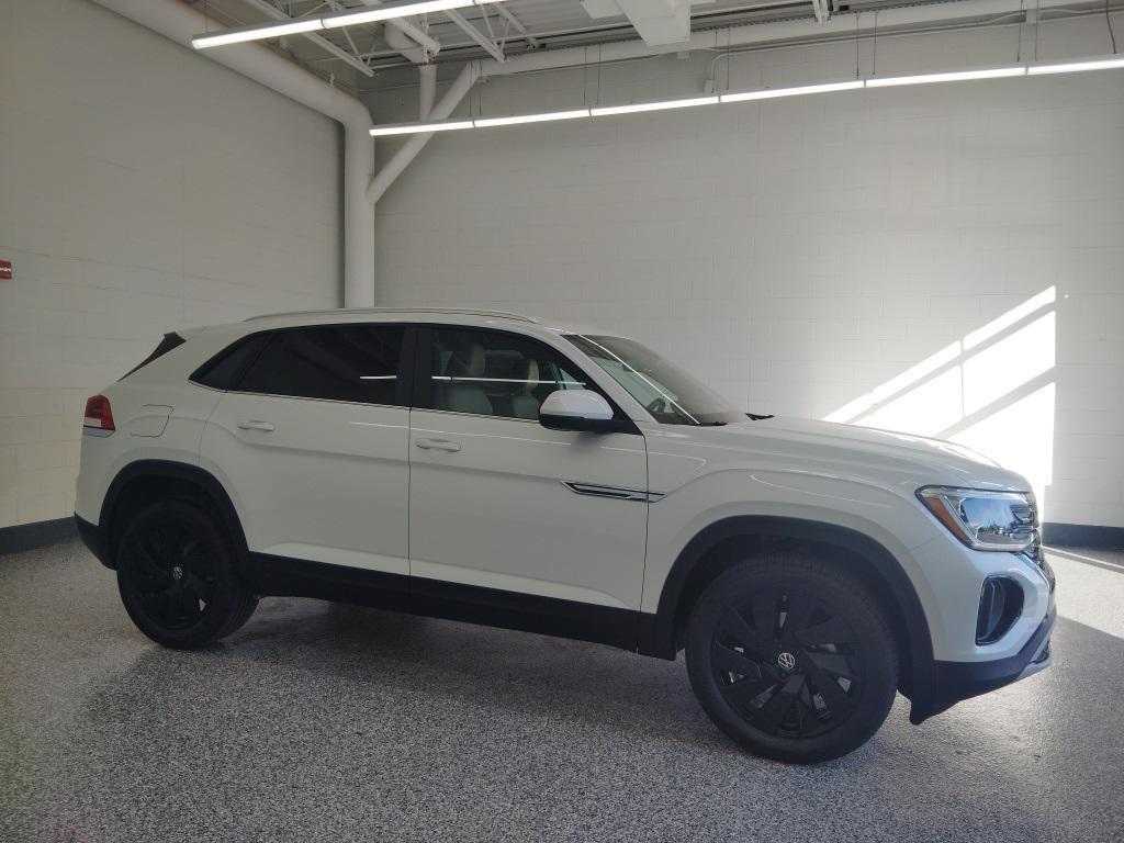 new 2026 Volkswagen Atlas Cross Sport car, priced at $45,311