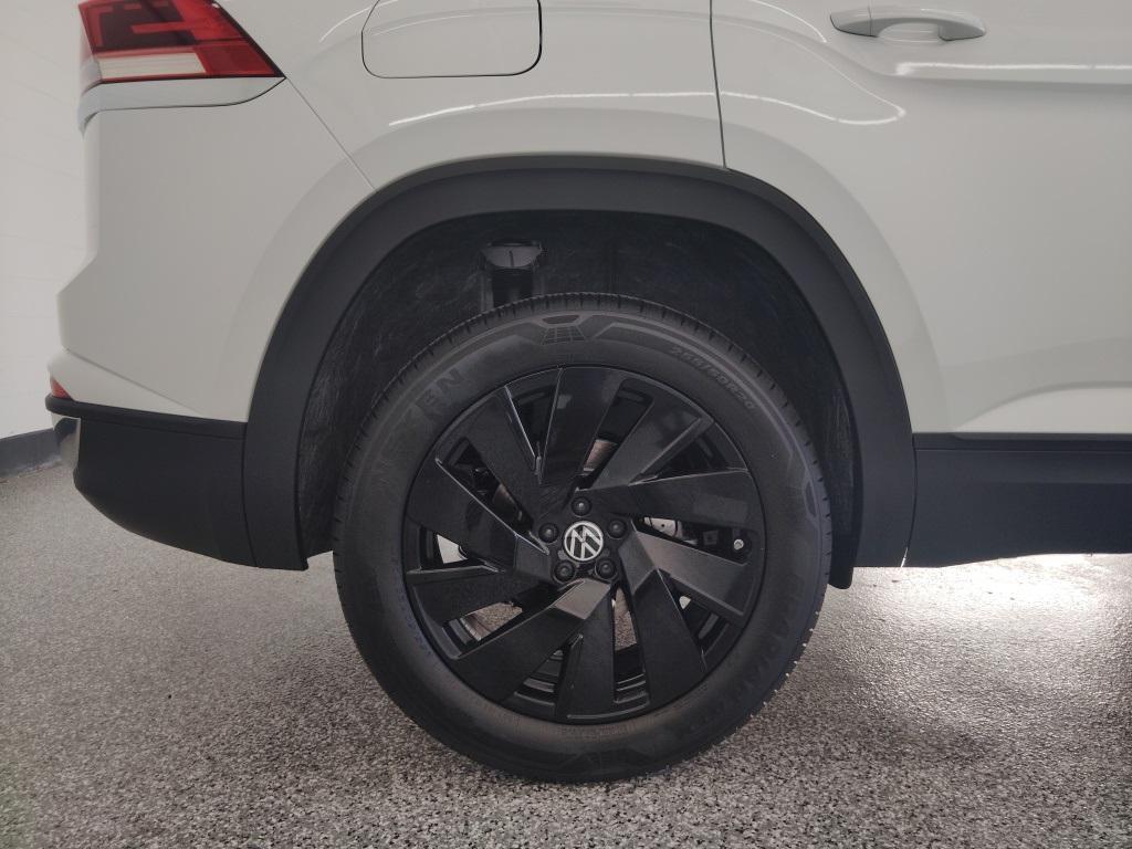 new 2026 Volkswagen Atlas Cross Sport car, priced at $45,311