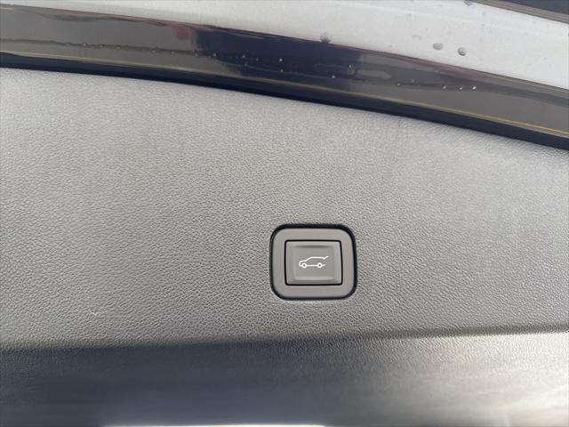 used 2025 Cadillac XT6 car, priced at $59,998