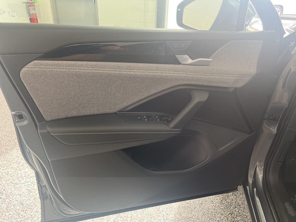 new 2026 Volkswagen Tiguan car, priced at $32,795