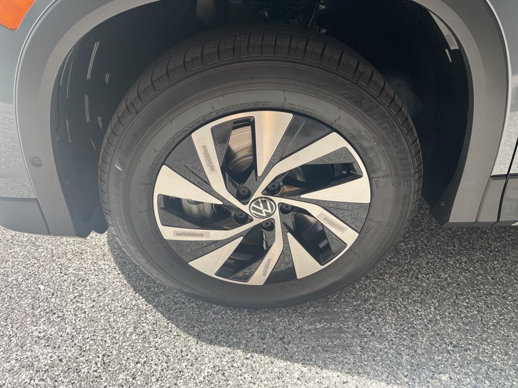 new 2026 Volkswagen Tiguan car, priced at $32,795