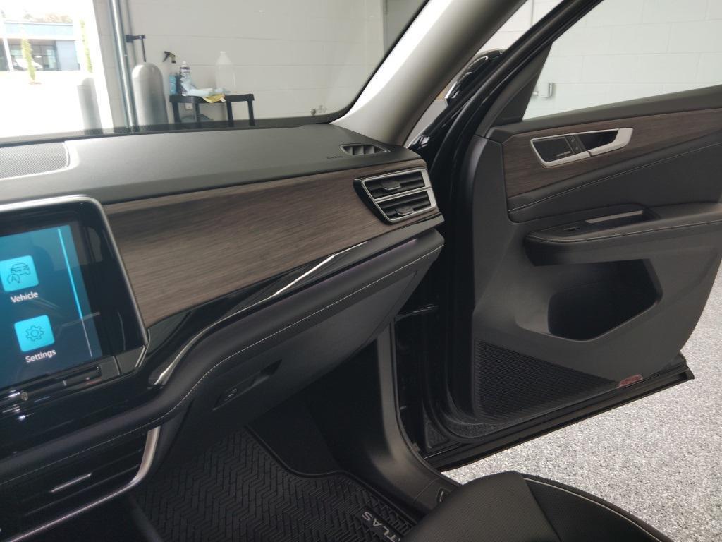 new 2026 Volkswagen Atlas car, priced at $55,136