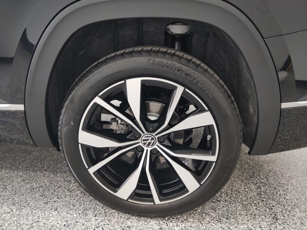 new 2026 Volkswagen Atlas car, priced at $55,136
