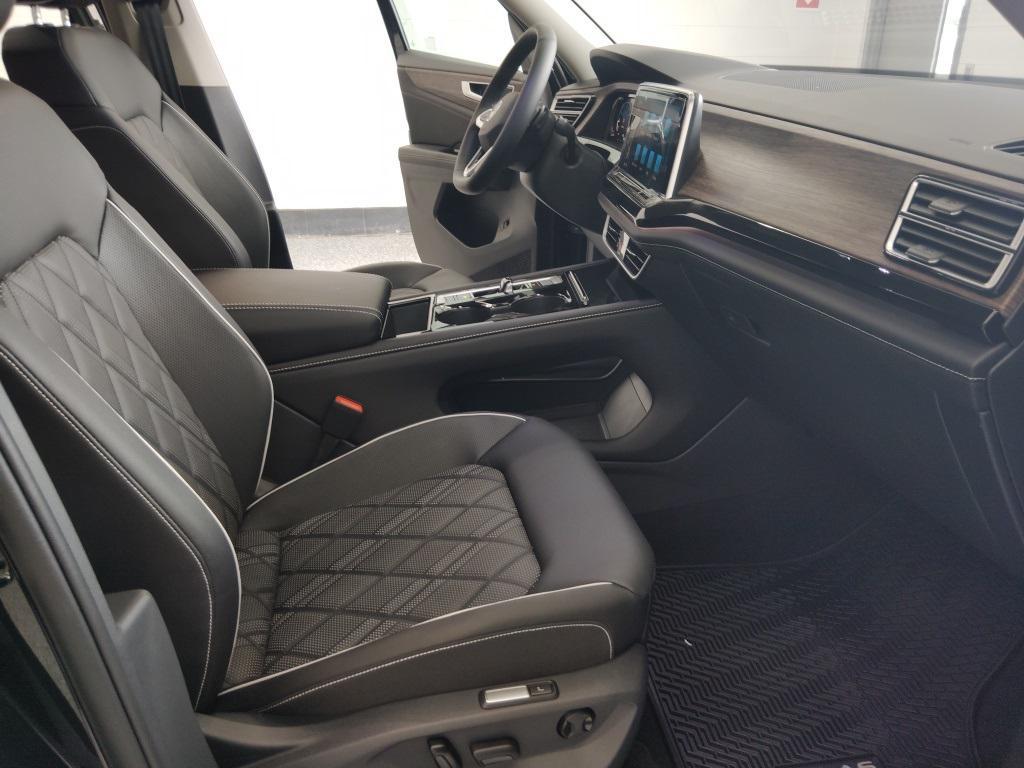 new 2026 Volkswagen Atlas car, priced at $55,136