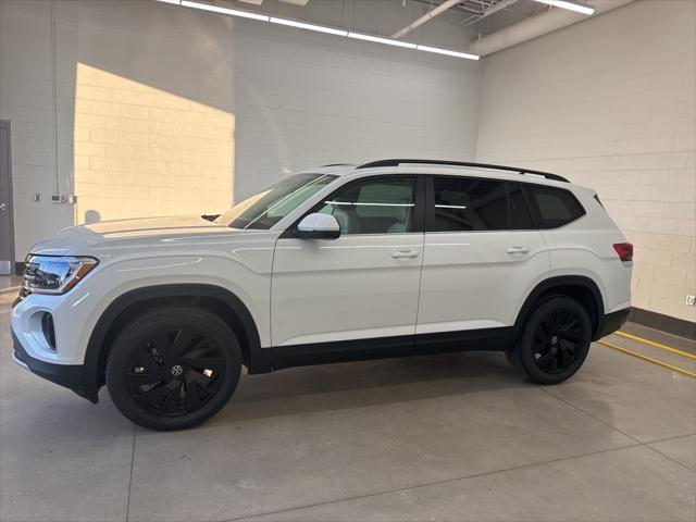 new 2025 Volkswagen Atlas car, priced at $45,073