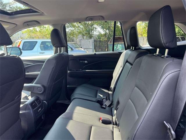 used 2022 Honda Pilot car, priced at $30,096