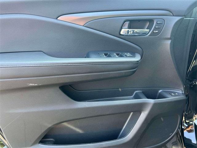 used 2022 Honda Pilot car, priced at $30,096