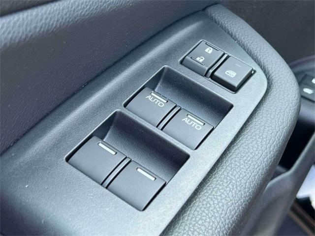 used 2022 Honda Pilot car, priced at $30,096