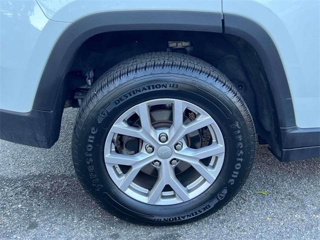 used 2022 Jeep Grand Cherokee car, priced at $22,997