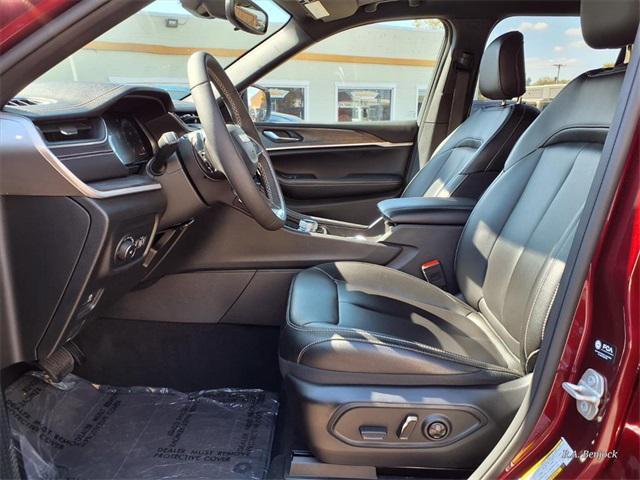 used 2024 Jeep Grand Cherokee car, priced at $35,999