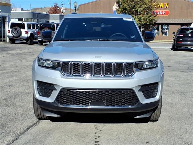 new 2025 Jeep Grand Cherokee car, priced at $38,542