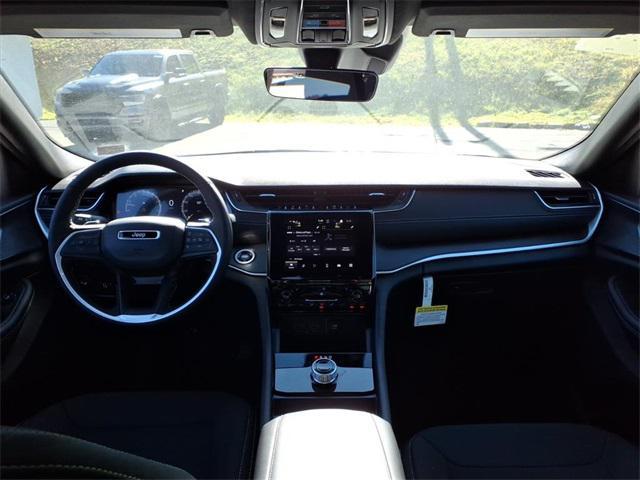 new 2025 Jeep Grand Cherokee car, priced at $38,542