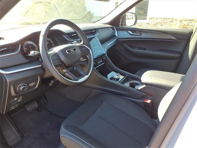 new 2025 Jeep Grand Cherokee car, priced at $38,542