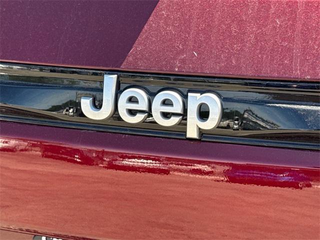 new 2025 Jeep Grand Cherokee car, priced at $41,665