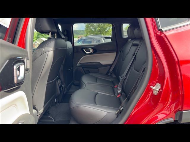 new 2024 Jeep Compass car, priced at $33,000