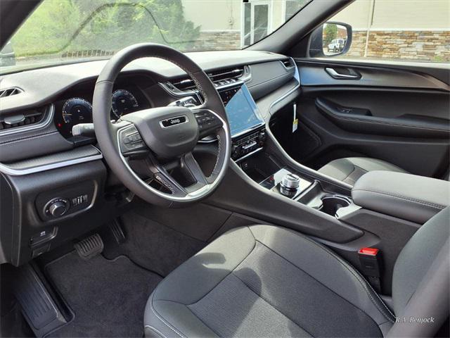 new 2025 Jeep Grand Cherokee L car, priced at $42,401