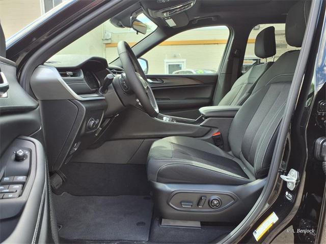 new 2025 Jeep Grand Cherokee L car, priced at $42,401