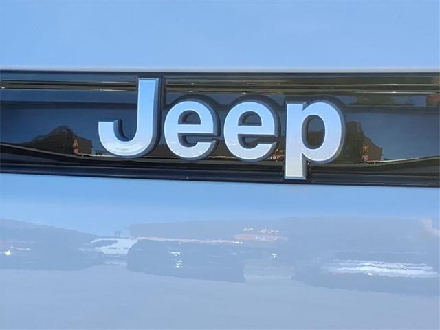 new 2025 Jeep Grand Cherokee car, priced at $38,006