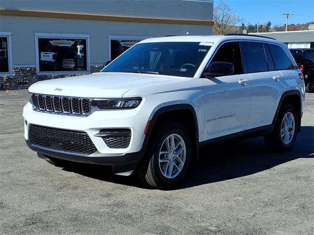 new 2025 Jeep Grand Cherokee car, priced at $38,006