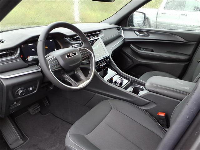 new 2025 Jeep Grand Cherokee car, priced at $38,542