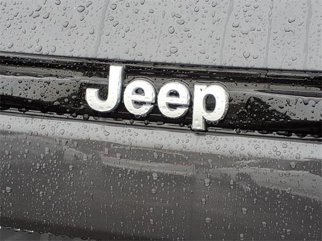 new 2025 Jeep Grand Cherokee car, priced at $38,542