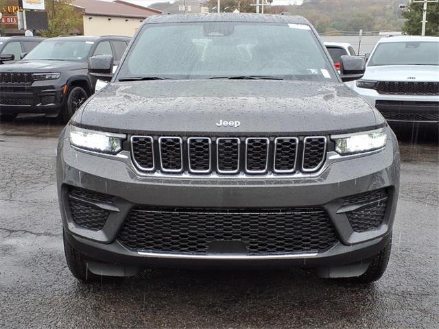 new 2025 Jeep Grand Cherokee car, priced at $38,542