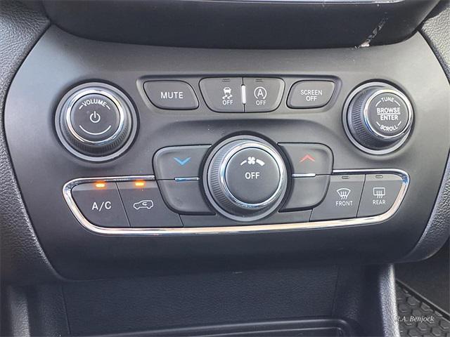 used 2020 Jeep Cherokee car, priced at $20,429