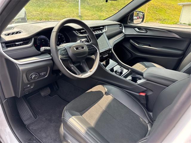 new 2025 Jeep Grand Cherokee car, priced at $43,906
