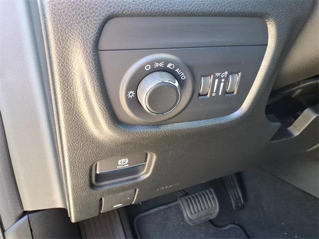 new 2025 Jeep Grand Cherokee car, priced at $38,542