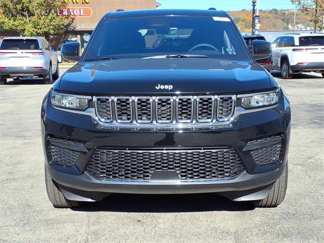 new 2025 Jeep Grand Cherokee car, priced at $38,542
