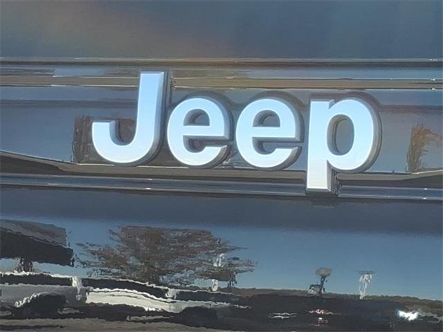 new 2025 Jeep Grand Cherokee car, priced at $38,542