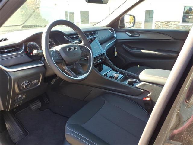 new 2025 Jeep Grand Cherokee car, priced at $38,542