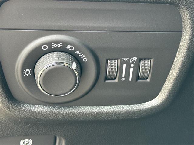 new 2025 Jeep Grand Cherokee car, priced at $44,442