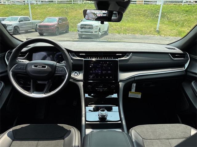 new 2025 Jeep Grand Cherokee car, priced at $44,442