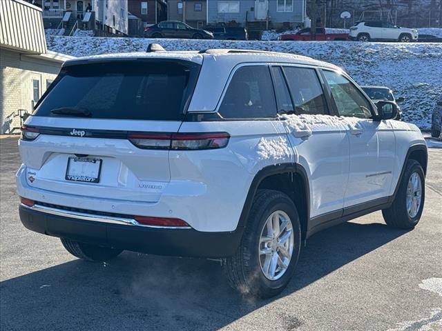 new 2025 Jeep Grand Cherokee car, priced at $40,445