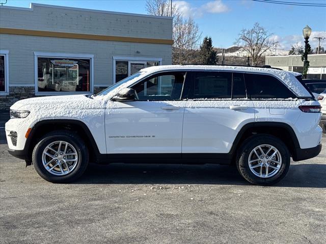 new 2025 Jeep Grand Cherokee car, priced at $40,445