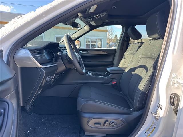 new 2025 Jeep Grand Cherokee car, priced at $40,445