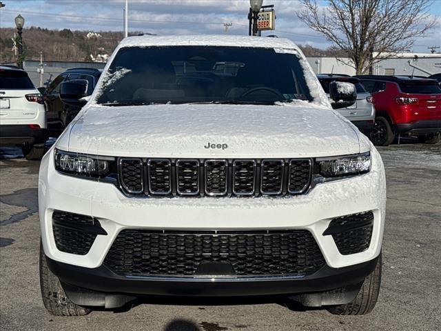 new 2025 Jeep Grand Cherokee car, priced at $40,445