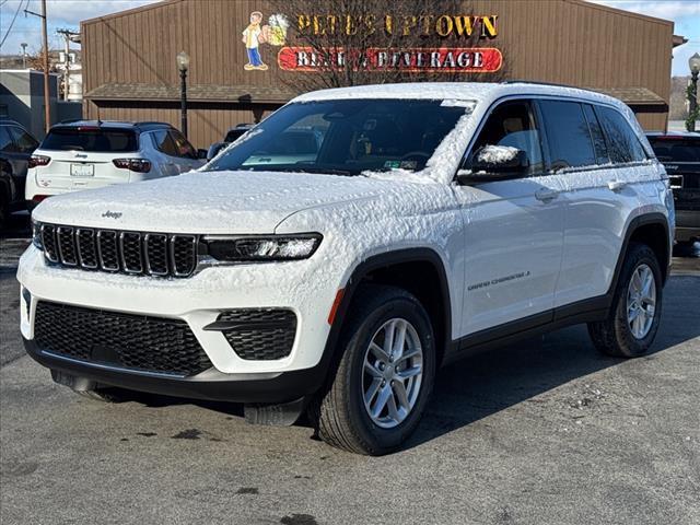 new 2025 Jeep Grand Cherokee car, priced at $40,445