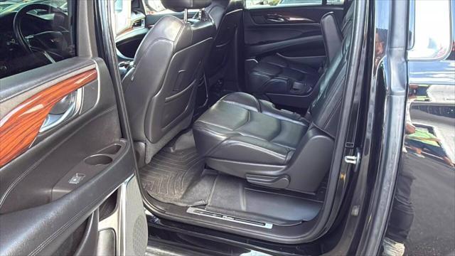 used 2015 Cadillac Escalade ESV car, priced at $27,626