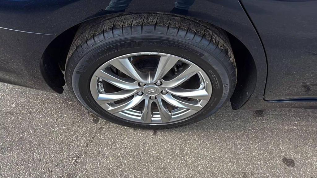used 2015 INFINITI Q70 car, priced at $9,999