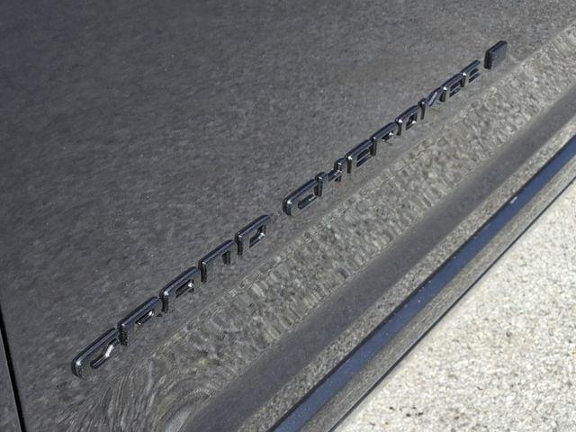 new 2025 Jeep Grand Cherokee L car, priced at $69,175