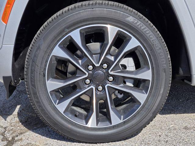 new 2025 Jeep Grand Cherokee car, priced at $54,745