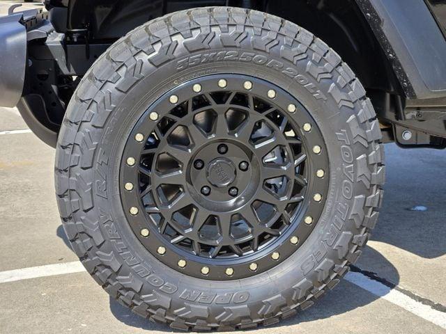 new 2025 Jeep Gladiator car, priced at $43,745