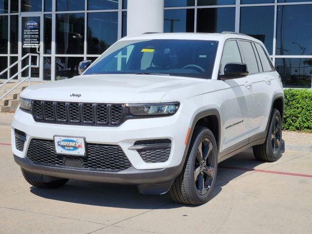 new 2024 Jeep Grand Cherokee car, priced at $39,495