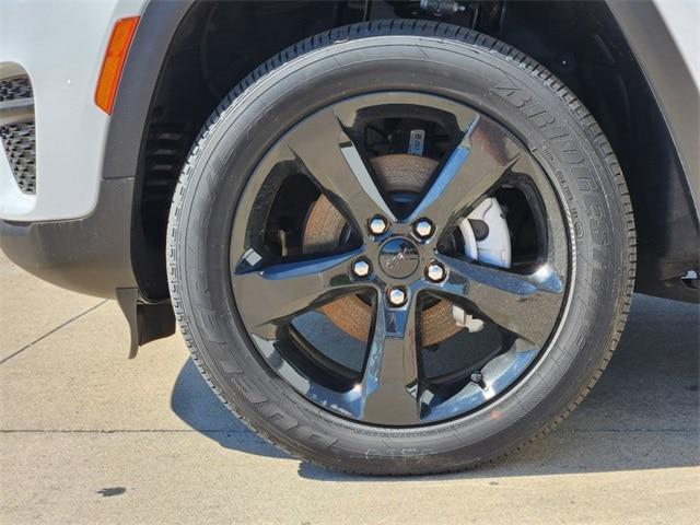 new 2024 Jeep Grand Cherokee car, priced at $40,995