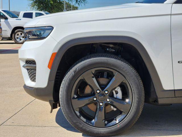 new 2024 Jeep Grand Cherokee car, priced at $39,495