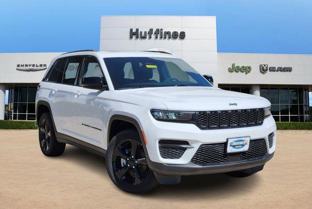 new 2024 Jeep Grand Cherokee car, priced at $39,495