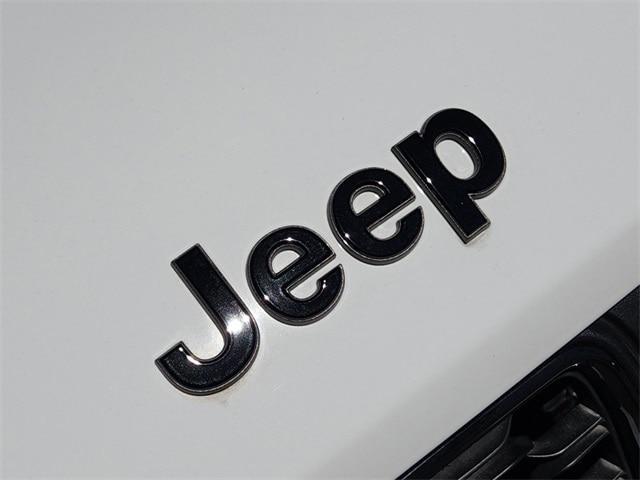 new 2024 Jeep Grand Cherokee car, priced at $40,995