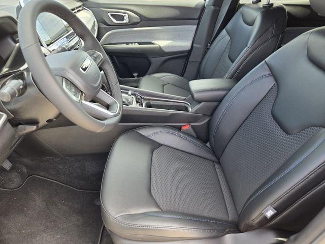 new 2025 Jeep Compass car, priced at $25,654